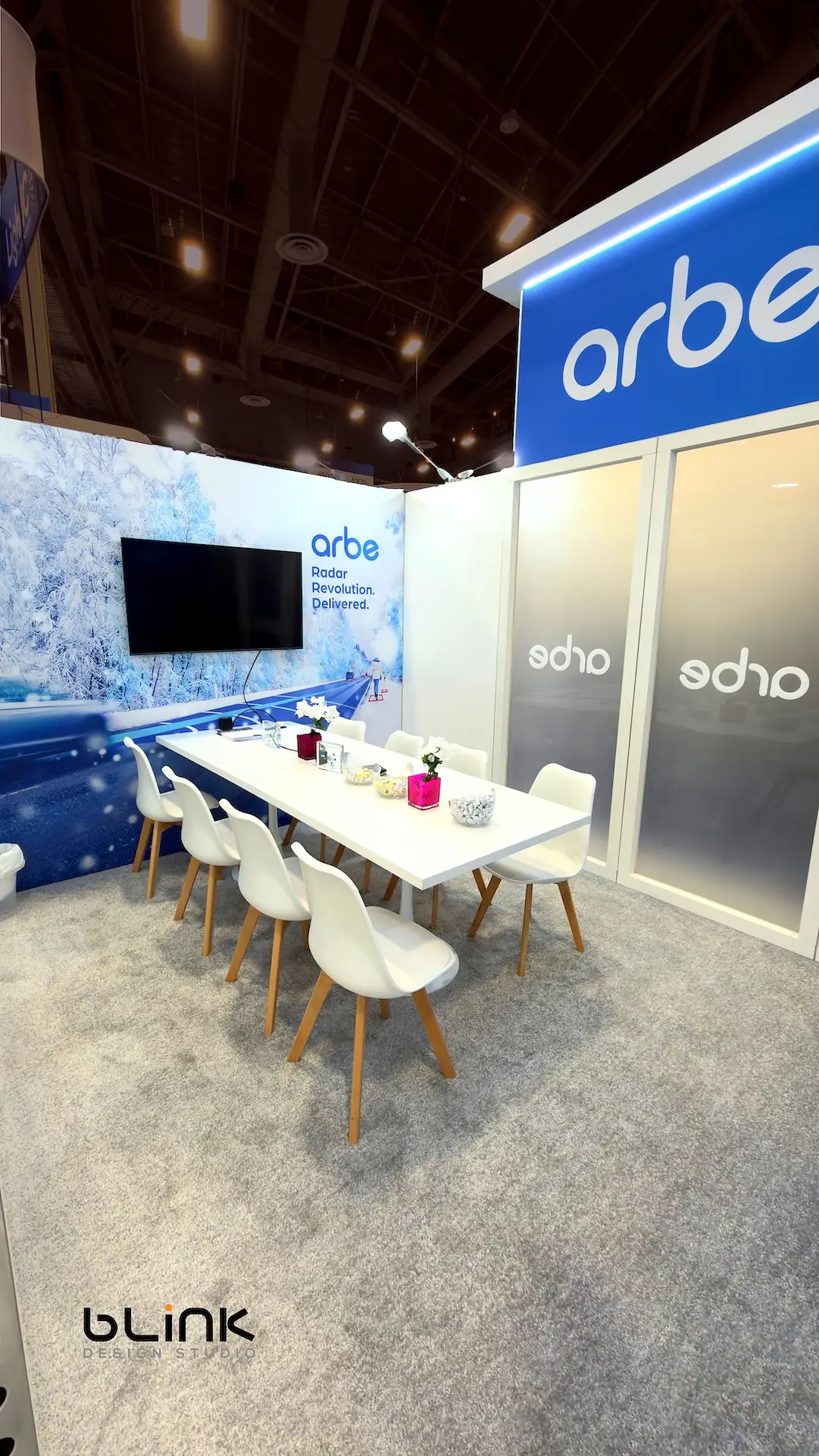 arbe-booth-interior-meeting-room